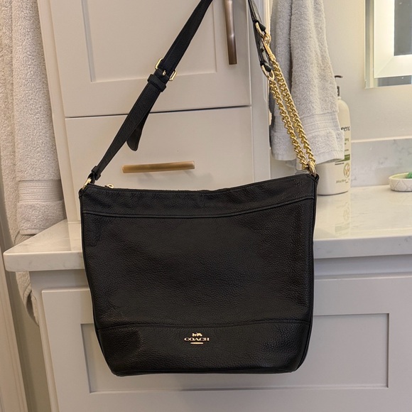 Coach Black Leather Shoulder Bag with Gold Chain - Picture 6 of 7